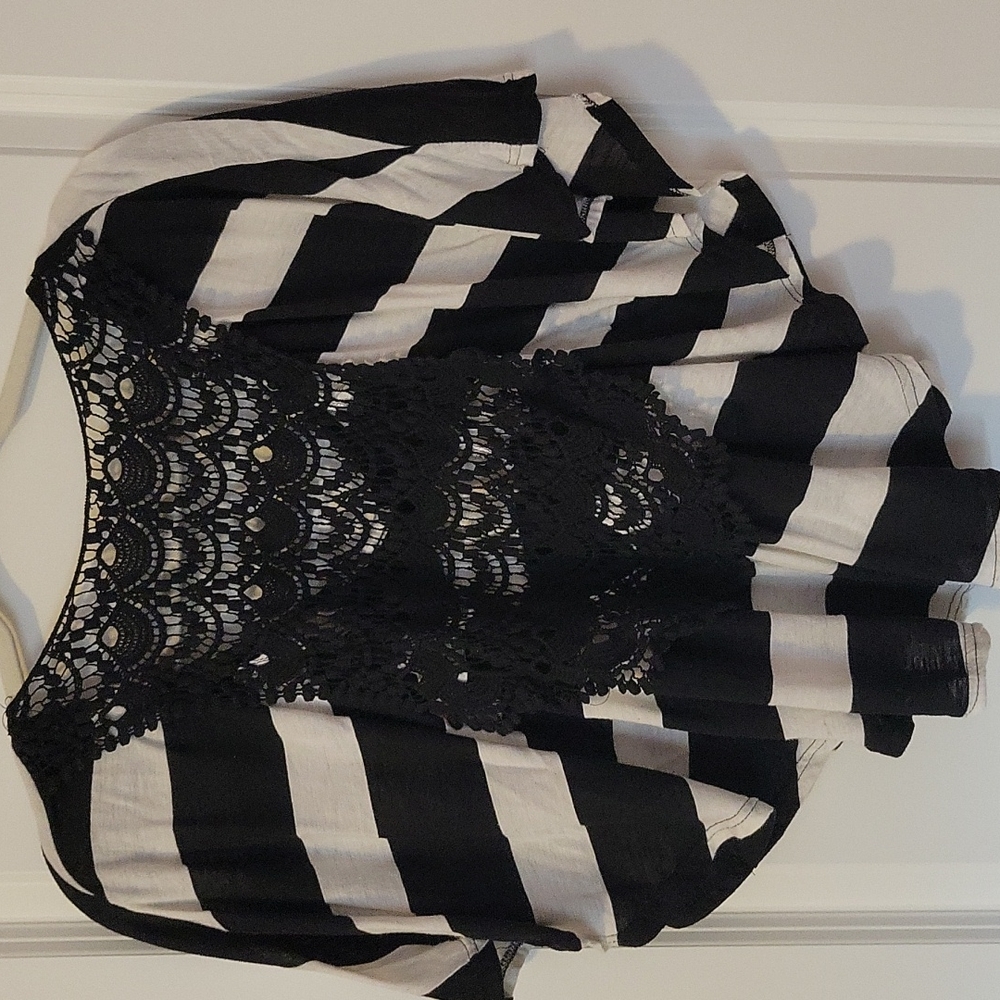 Wet seal lace back batwing striped shirt - Picture 3 of 4